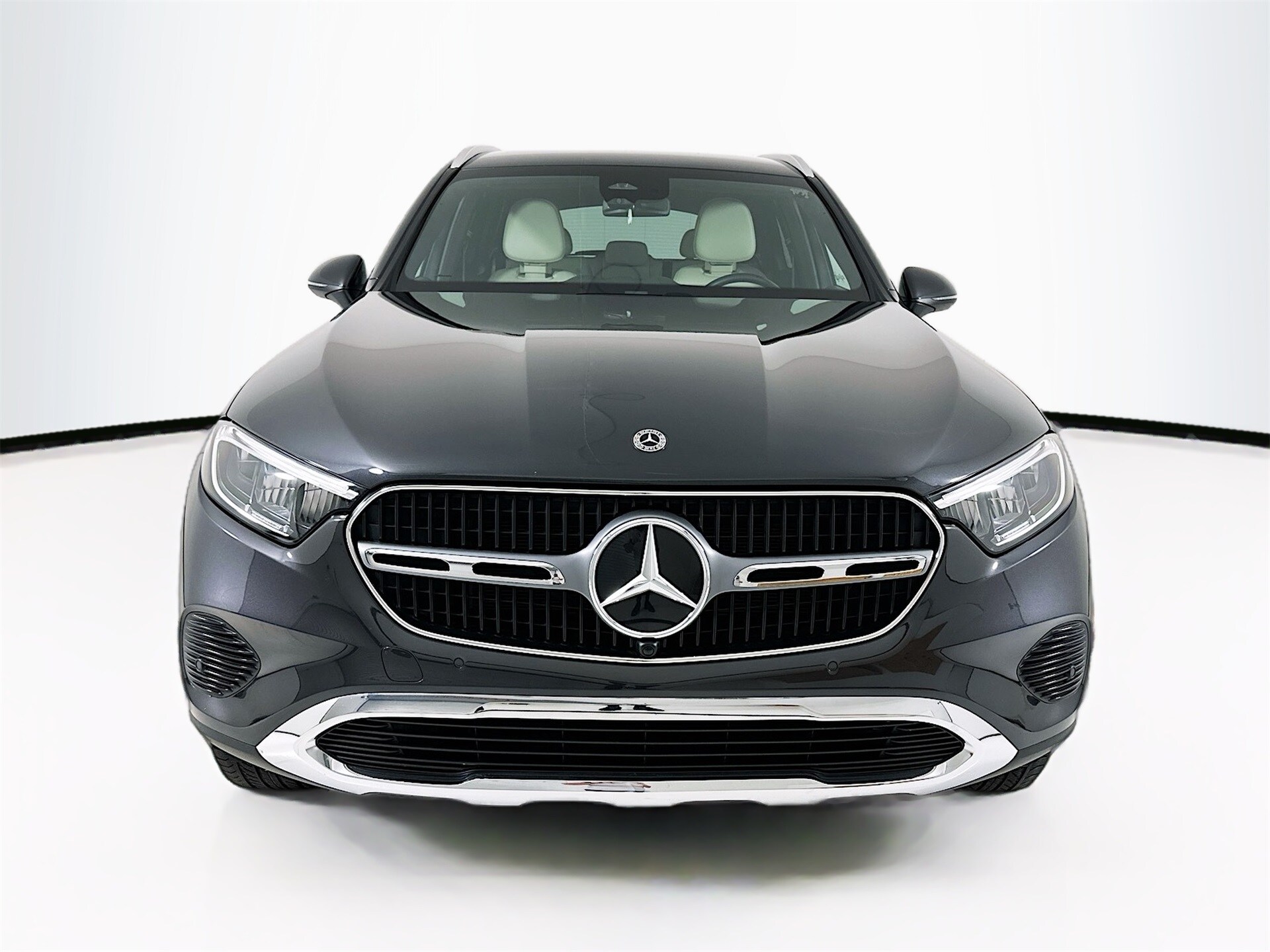 2024 Mercedes Benz GLC 300 4MATIC photo 2