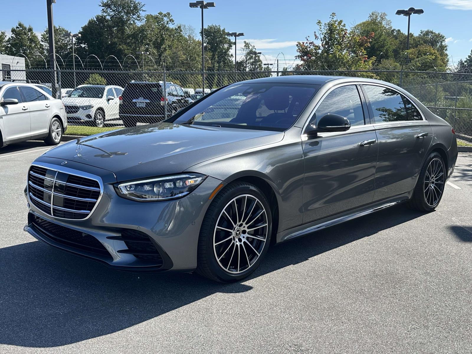 2022 Mercedes Benz S 580 4MATIC photo 2