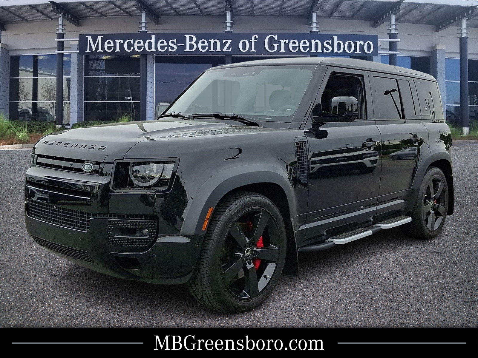 2023 Land Rover Defender V8