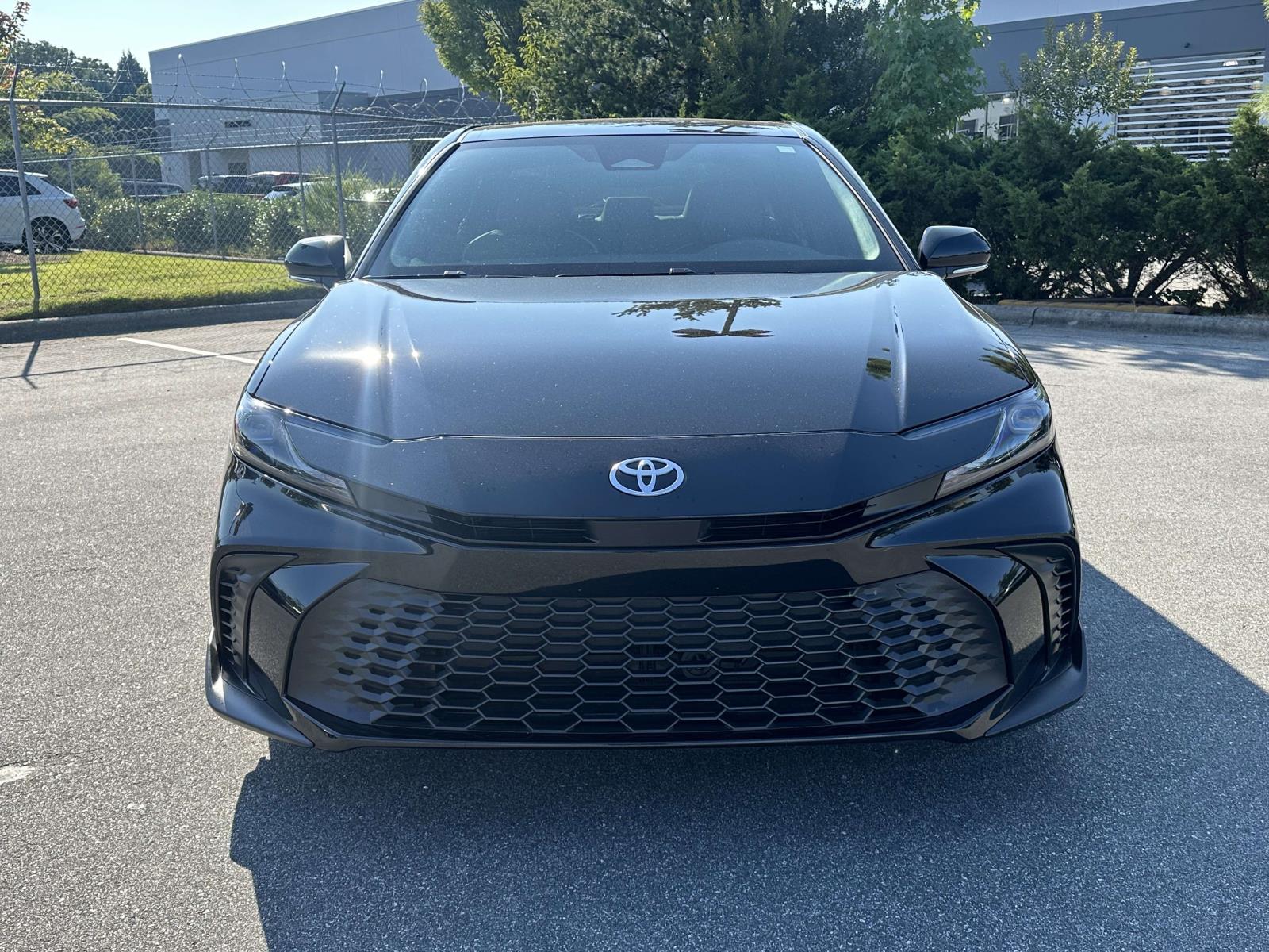 2025 Toyota Camry SE photo 2