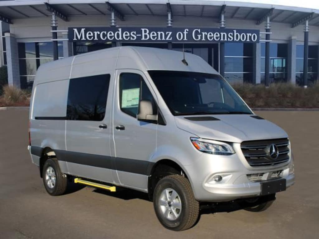 New 2024 Mercedes-Benz Sprinter 2500 Standard Roof 4-Cyl Diesel HO Full-size Cargo Van