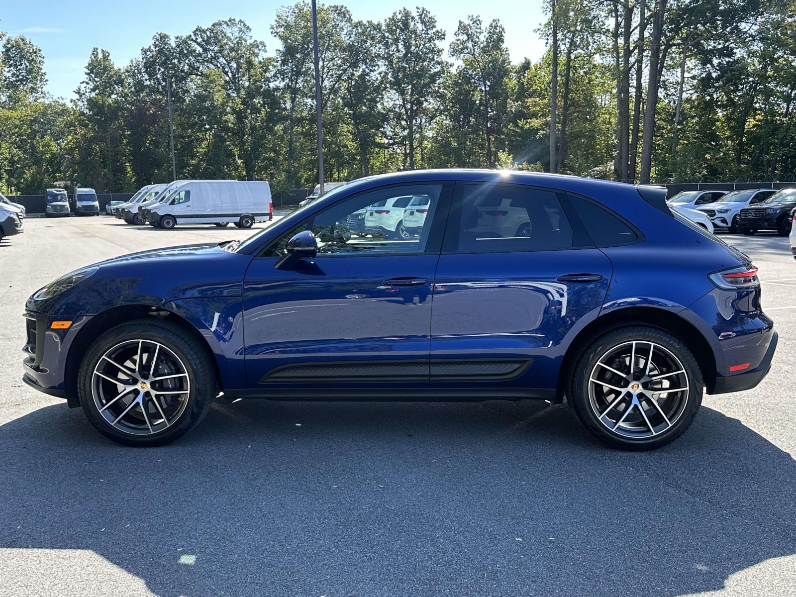 2024 Porsche Macan T photo 4
