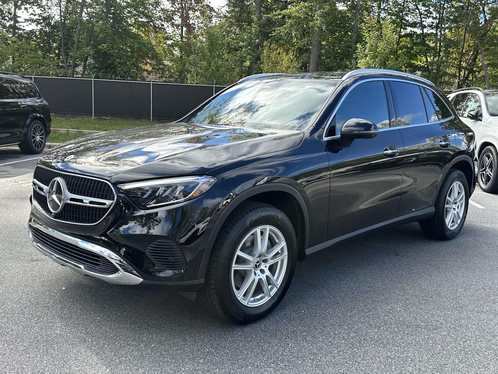 2025 Mercedes Benz GLC 300 4MATIC photo 2