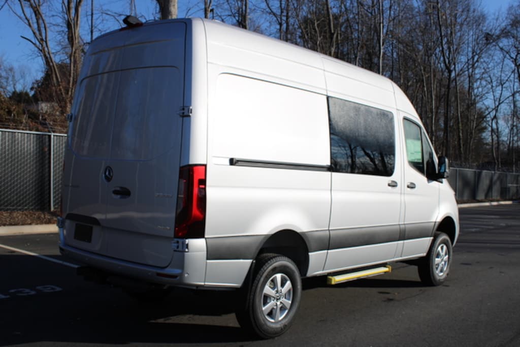New 2024 Mercedes-Benz Sprinter 2500 Standard Roof 4-Cyl Diesel HO Full-size Cargo Van