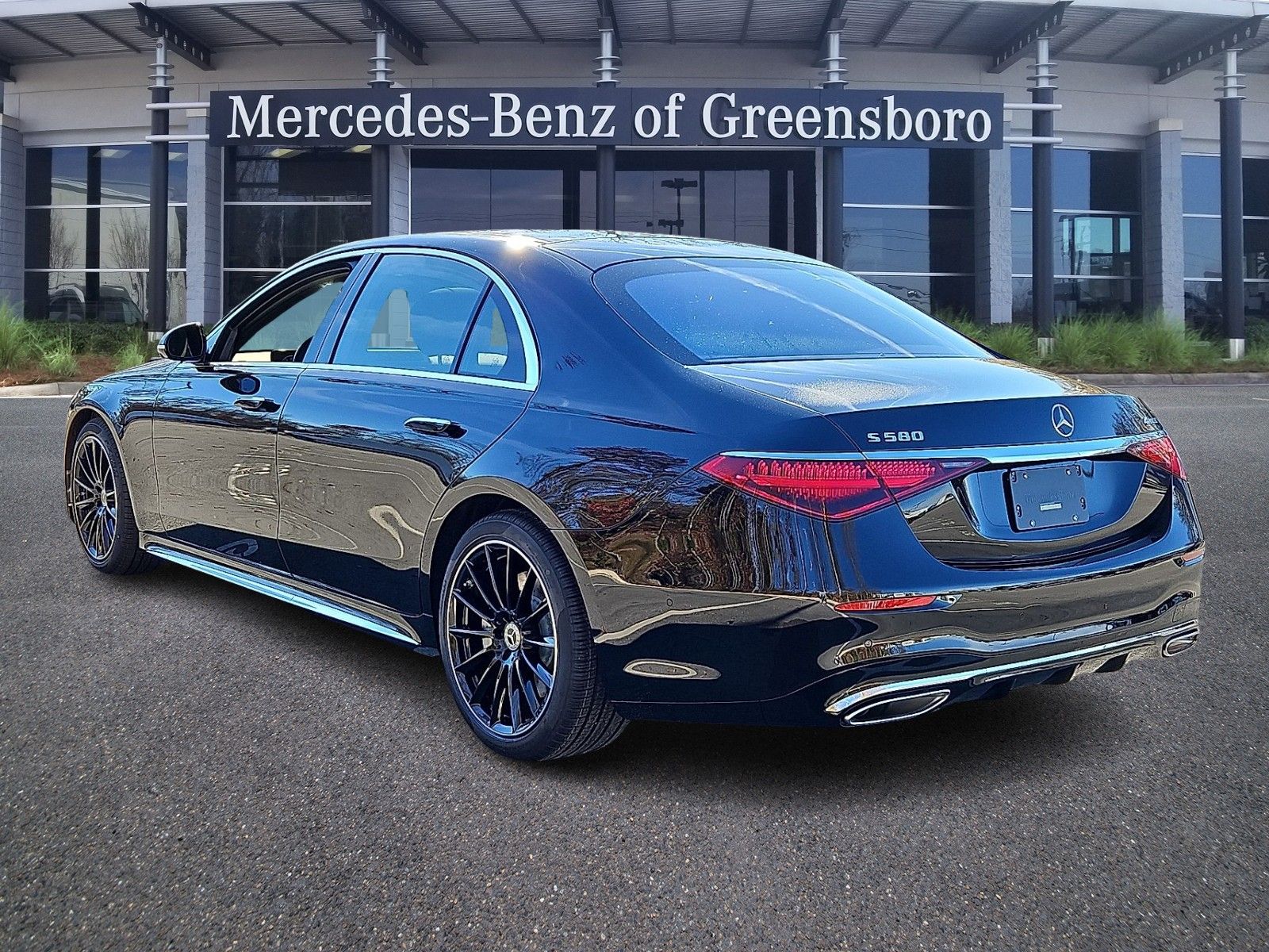 2026 Mercedes Benz S 580 4MATIC photo 2