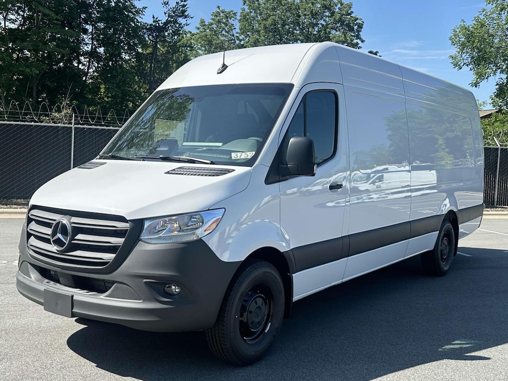New 2025 Mercedes-Benz Sprinter 2500 High Roof 4-Cyl Diesel HO Full-size Cargo Van