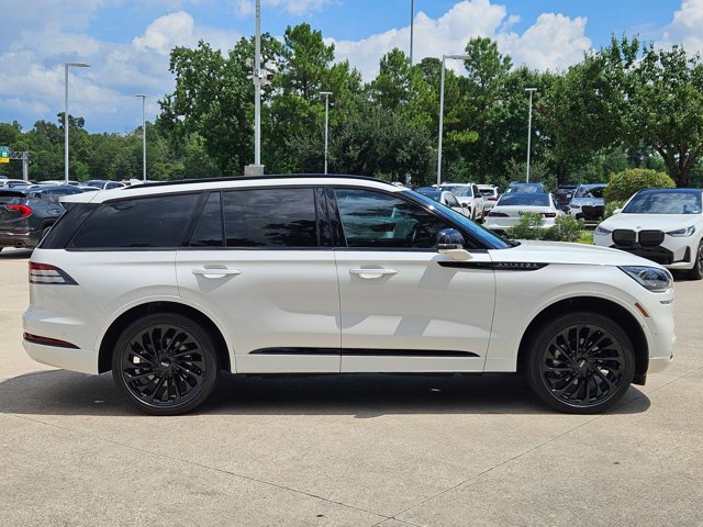 2023 Lincoln Aviator Reserve photo 3