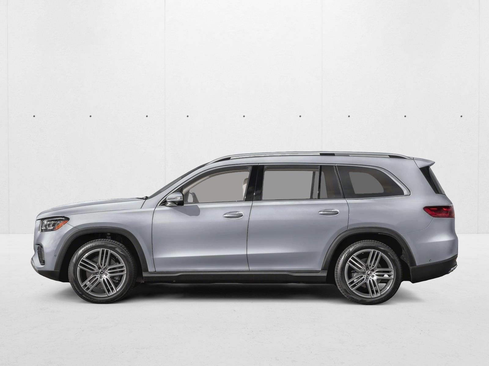 2026 Mercedes Benz GLS 450 4MATIC photo 3