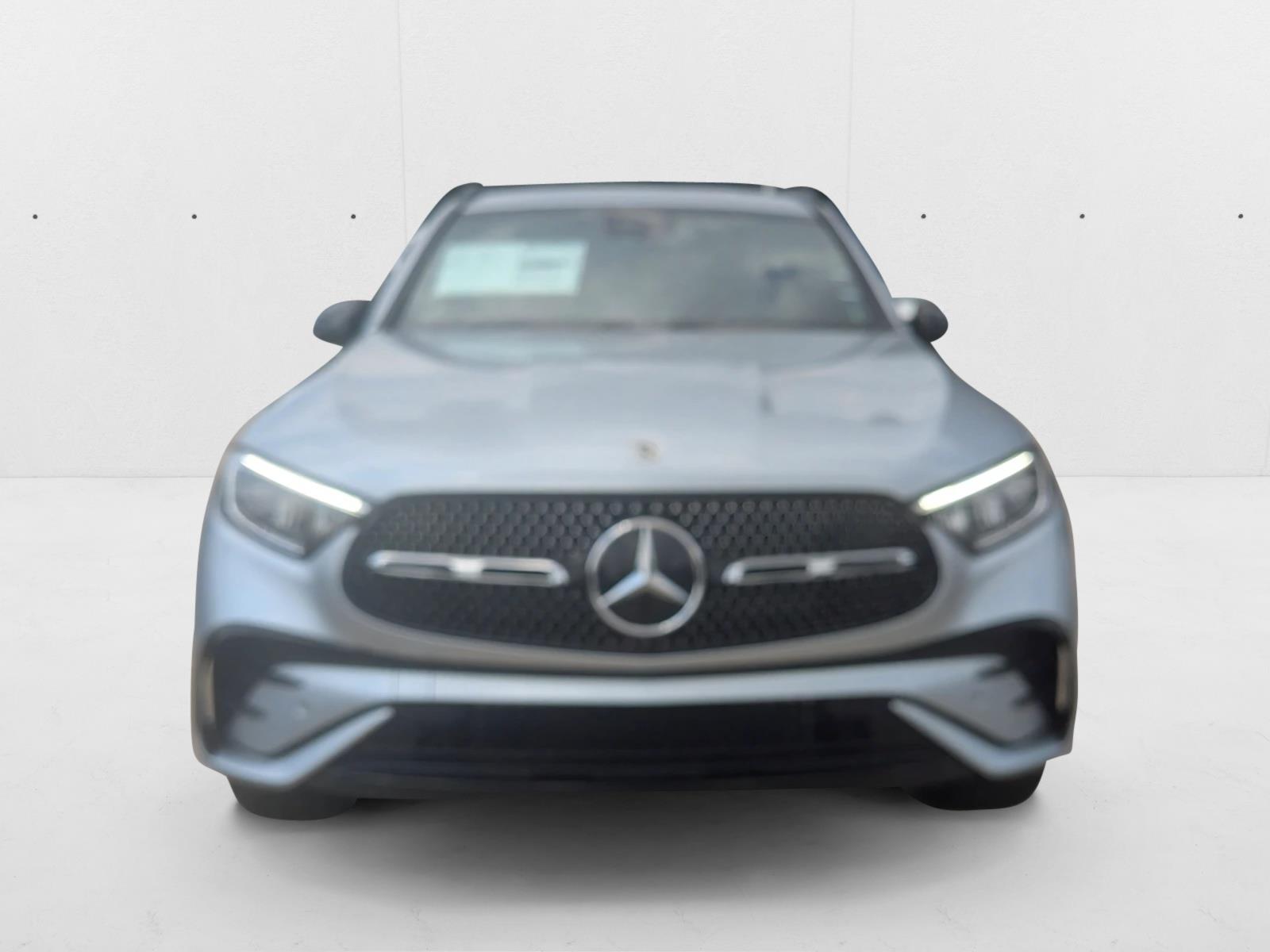 2026 Mercedes Benz GLC 300 photo 2