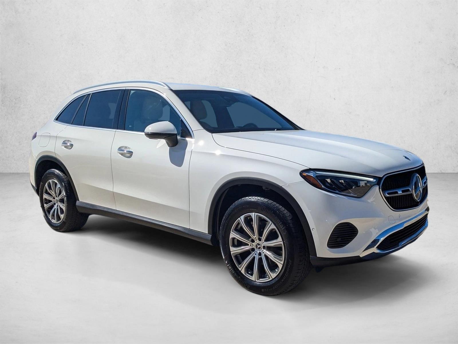 2025 Mercedes Benz GLC 300 photo 3