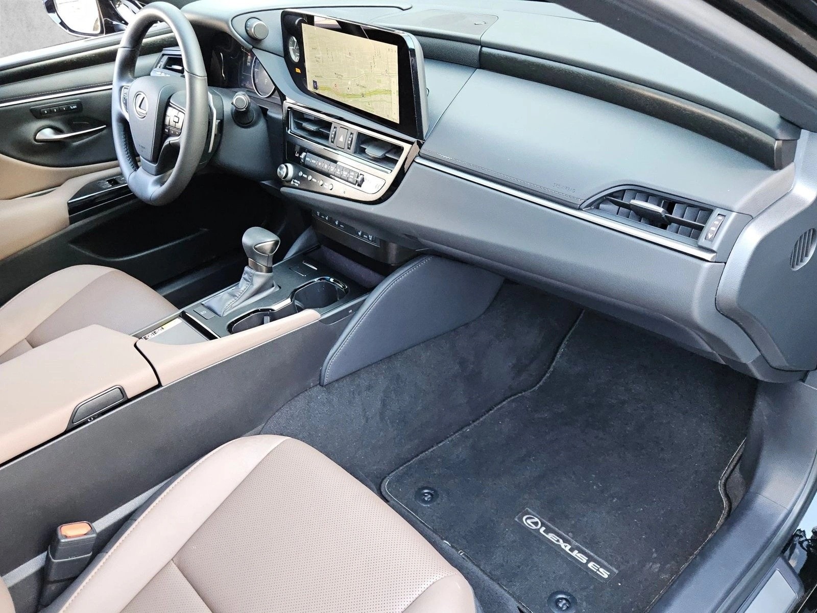 2024 Lexus ES 21