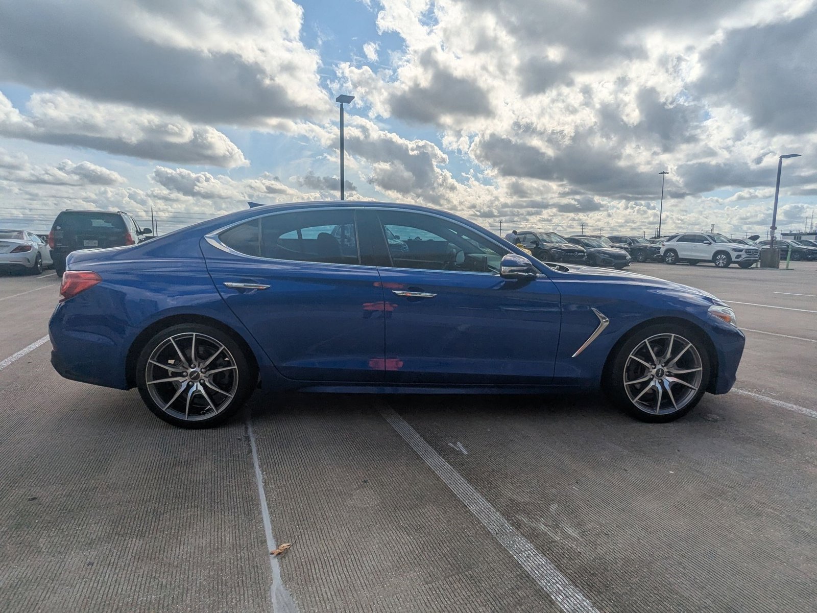 2021 Genesis G70 2.0T Prestige photo 4