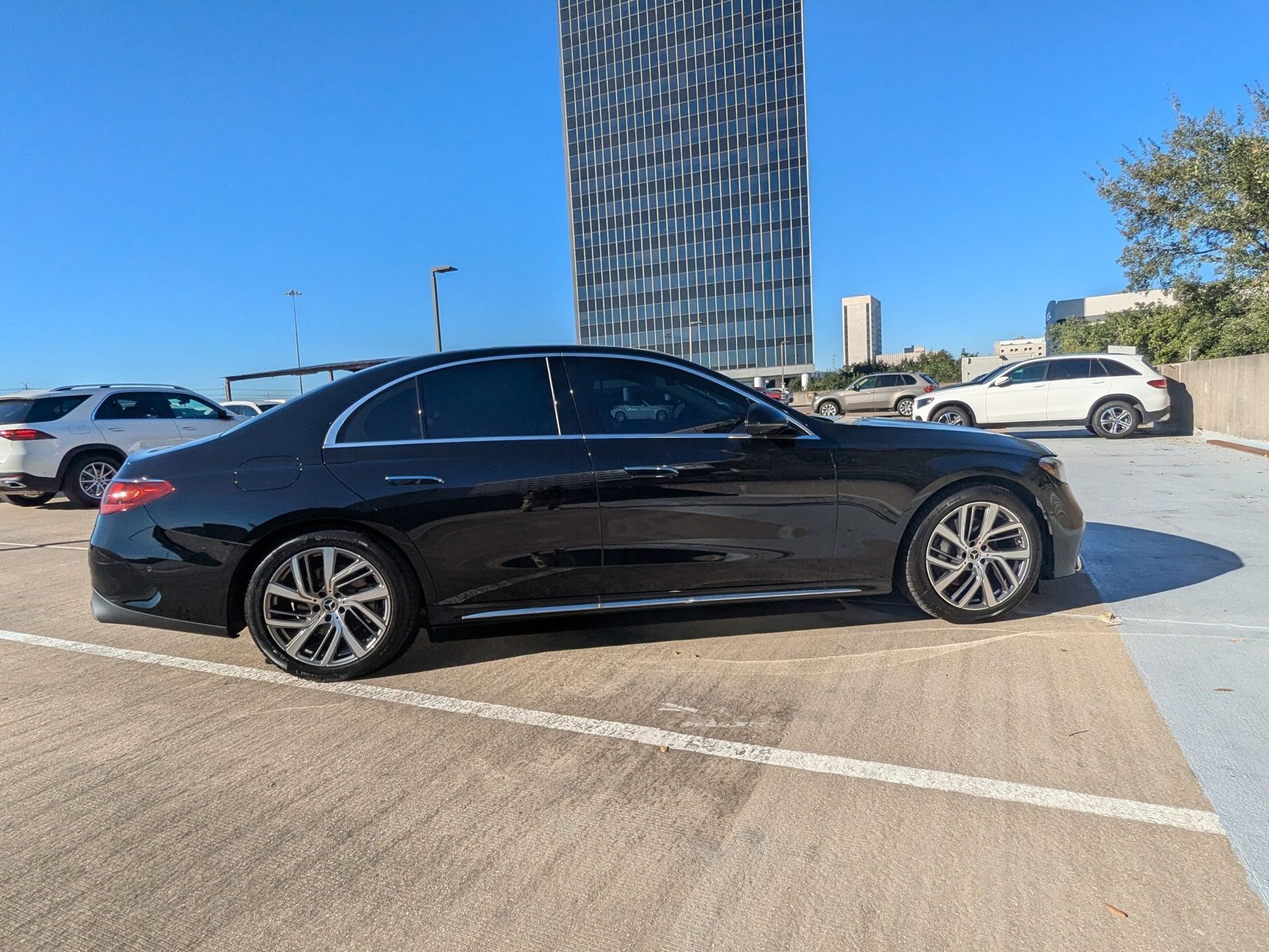 2025 Mercedes Benz E 350 photo 4