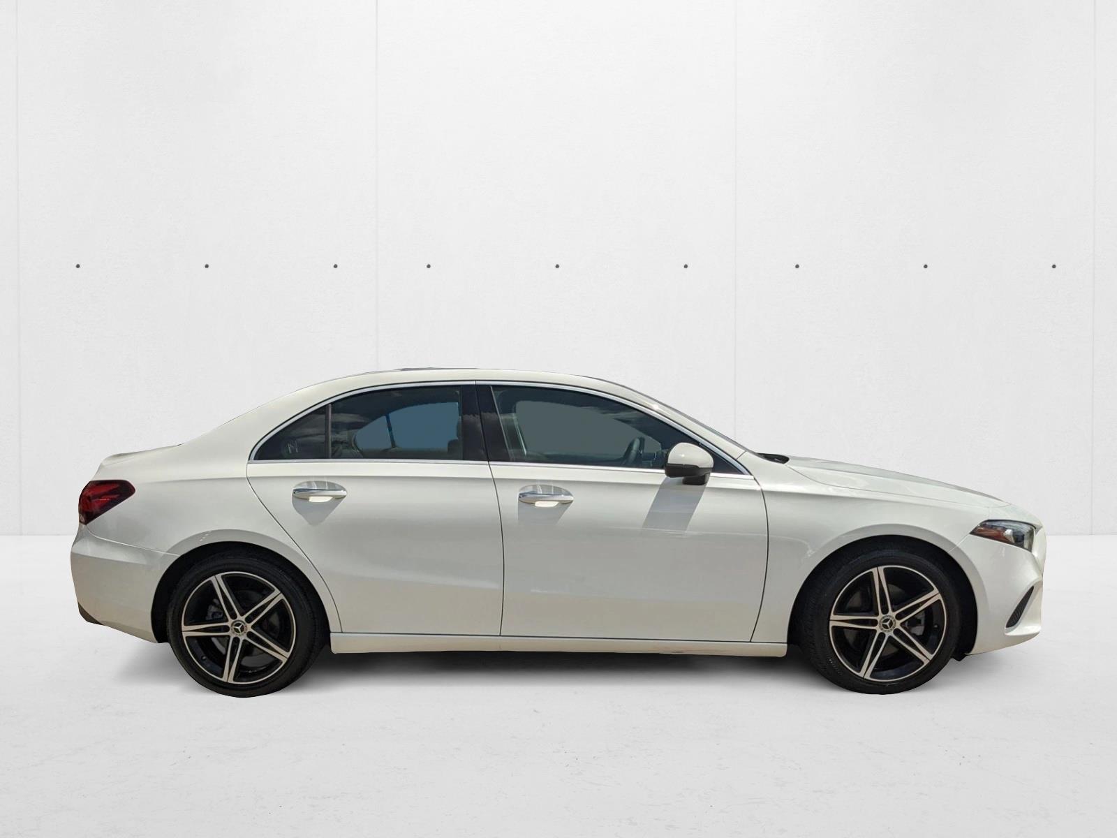 2021 Mercedes Benz A 220 4MATIC photo 4