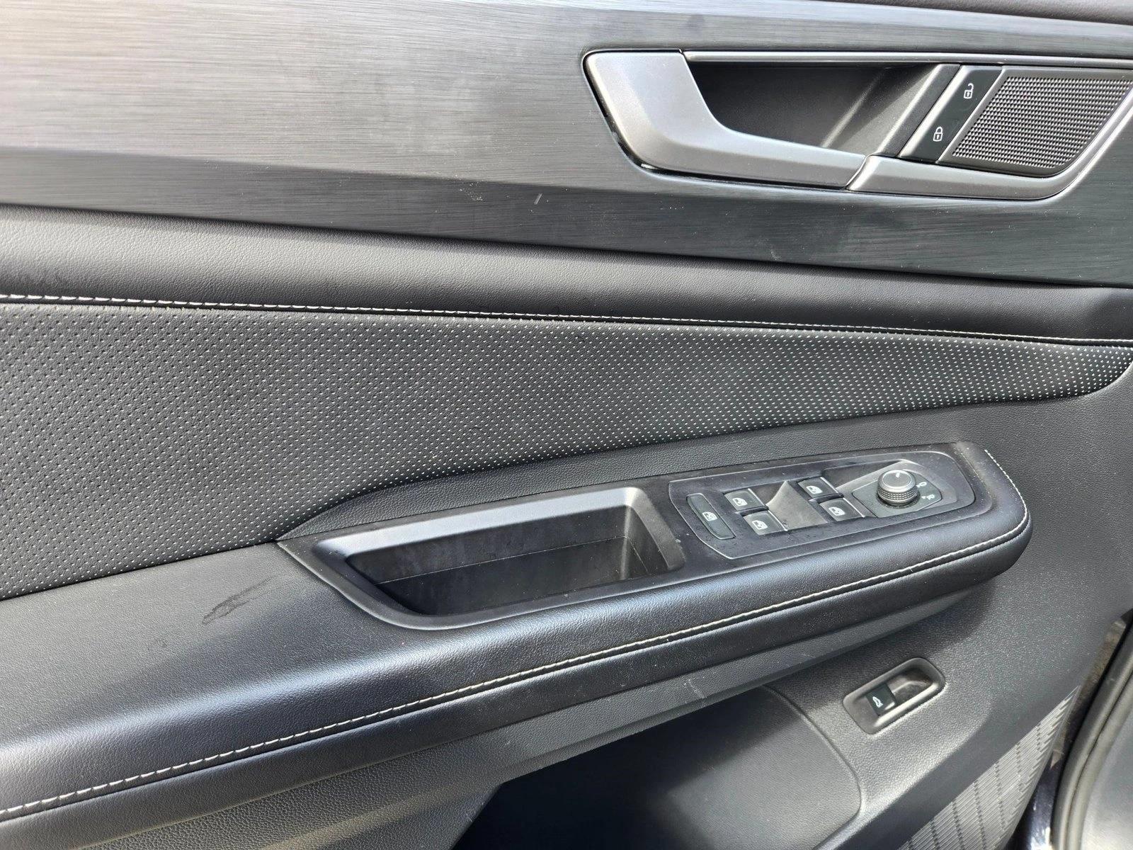 2024 Volkswagen Atlas Cross Sport 18