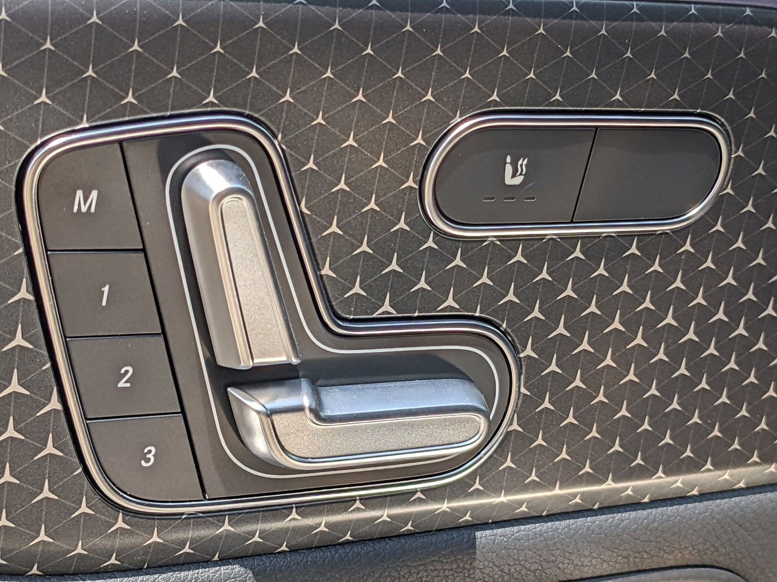 2025 Mercedes Benz GLA 250 photo 2