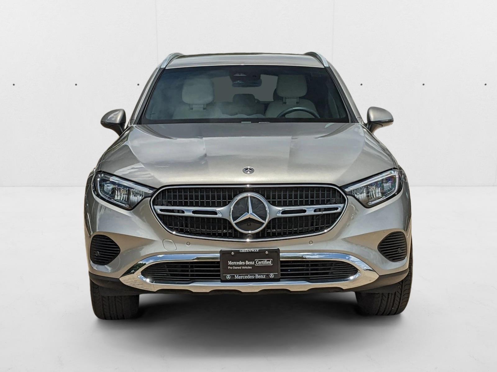 2024 Mercedes Benz GLC 300 photo 2