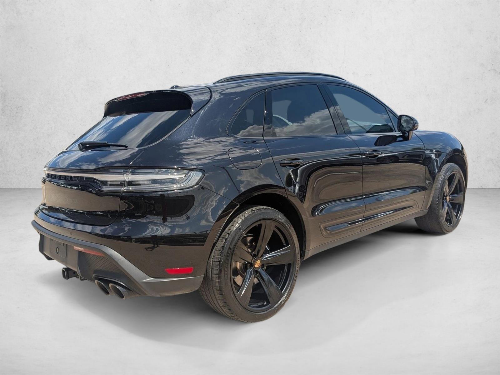 2023 Porsche Macan S photo 4