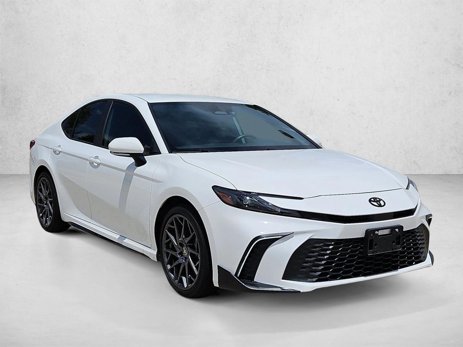 2025 Toyota Camry SE photo 3