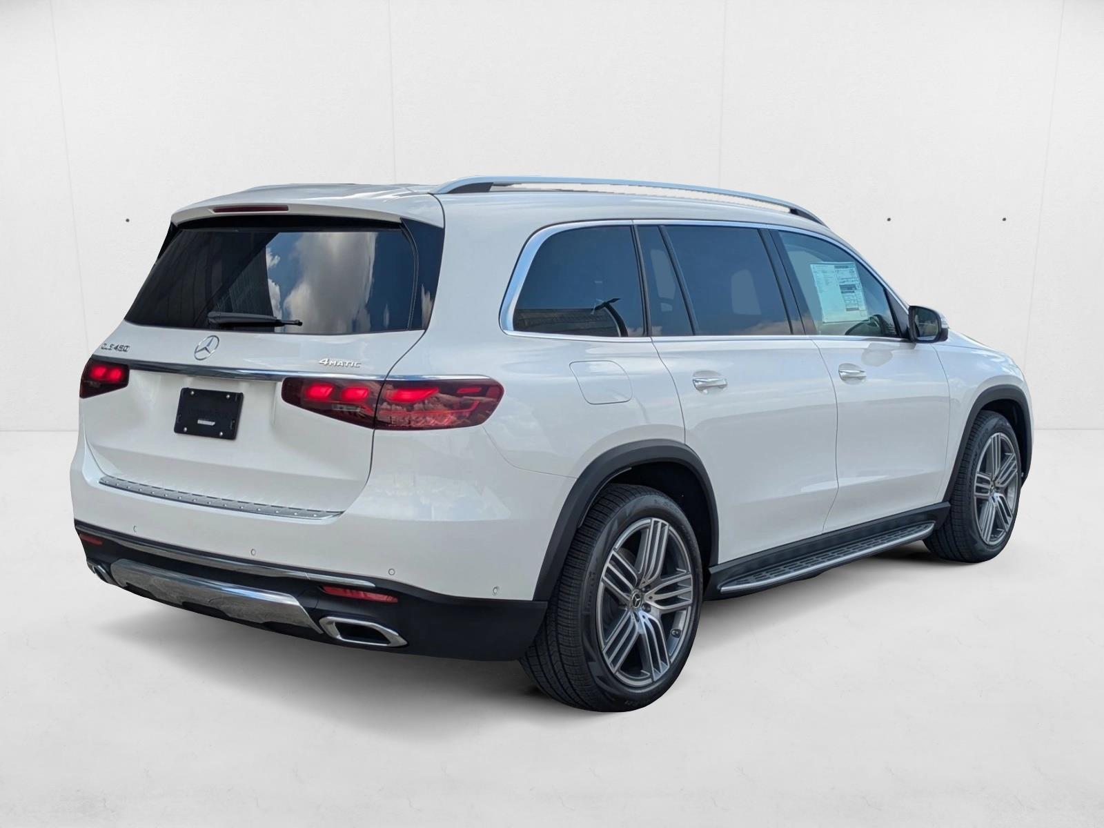 2026 Mercedes Benz GLS 450 4MATIC photo 2