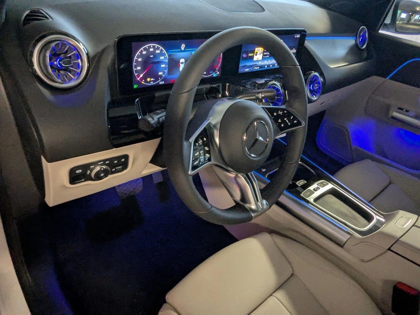 2025 Mercedes Benz GLA 250 photo 3