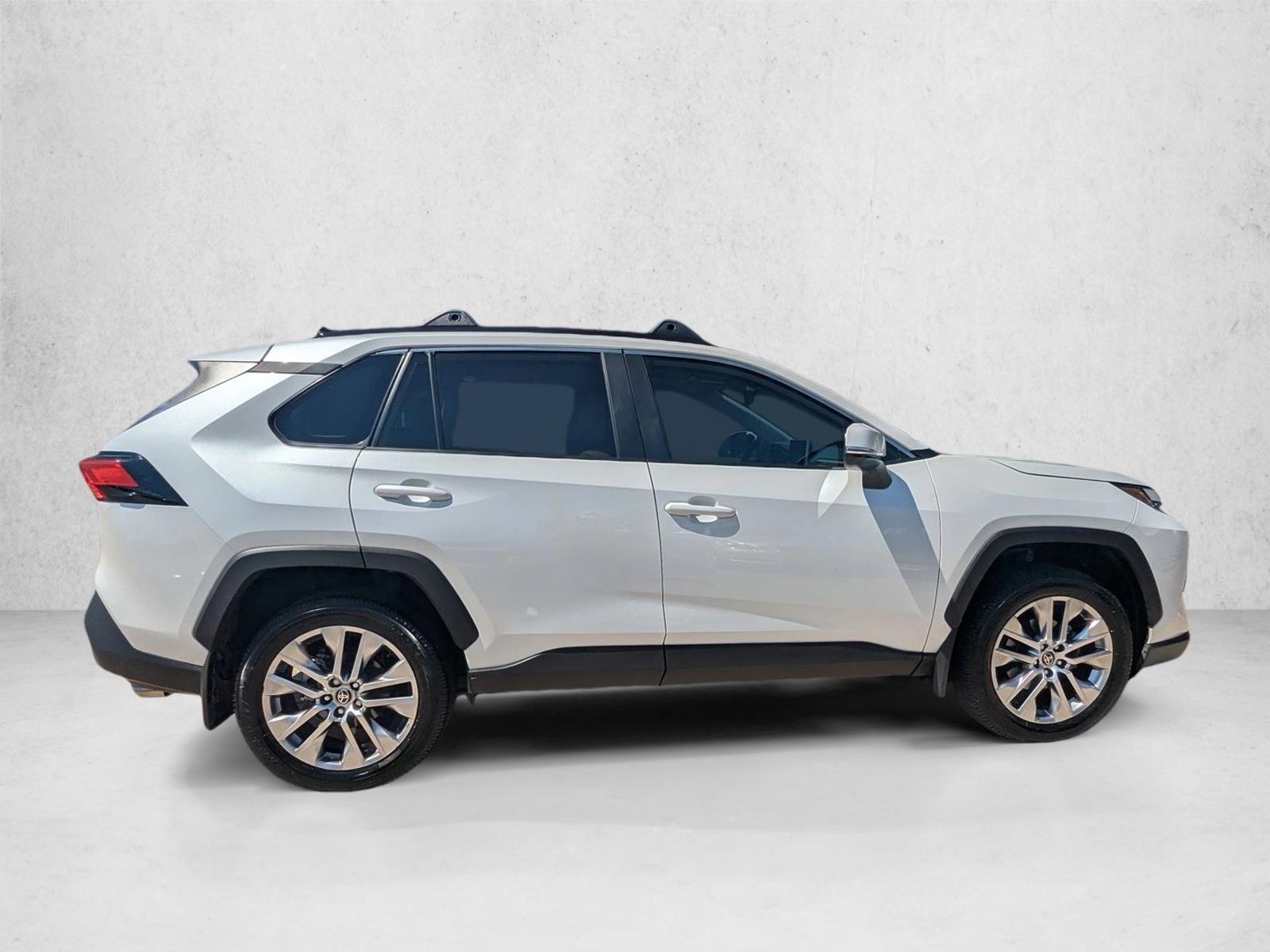 2024 Toyota RAV4 XLE Premium photo 4