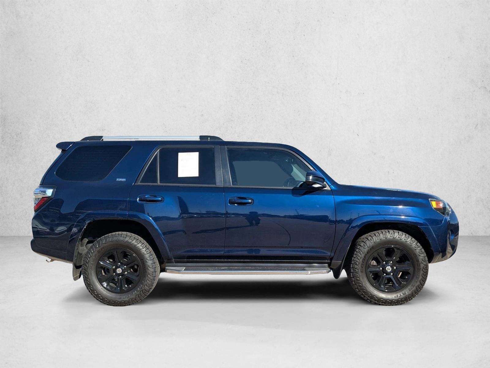 2020 Toyota 4Runner SR5 photo 4