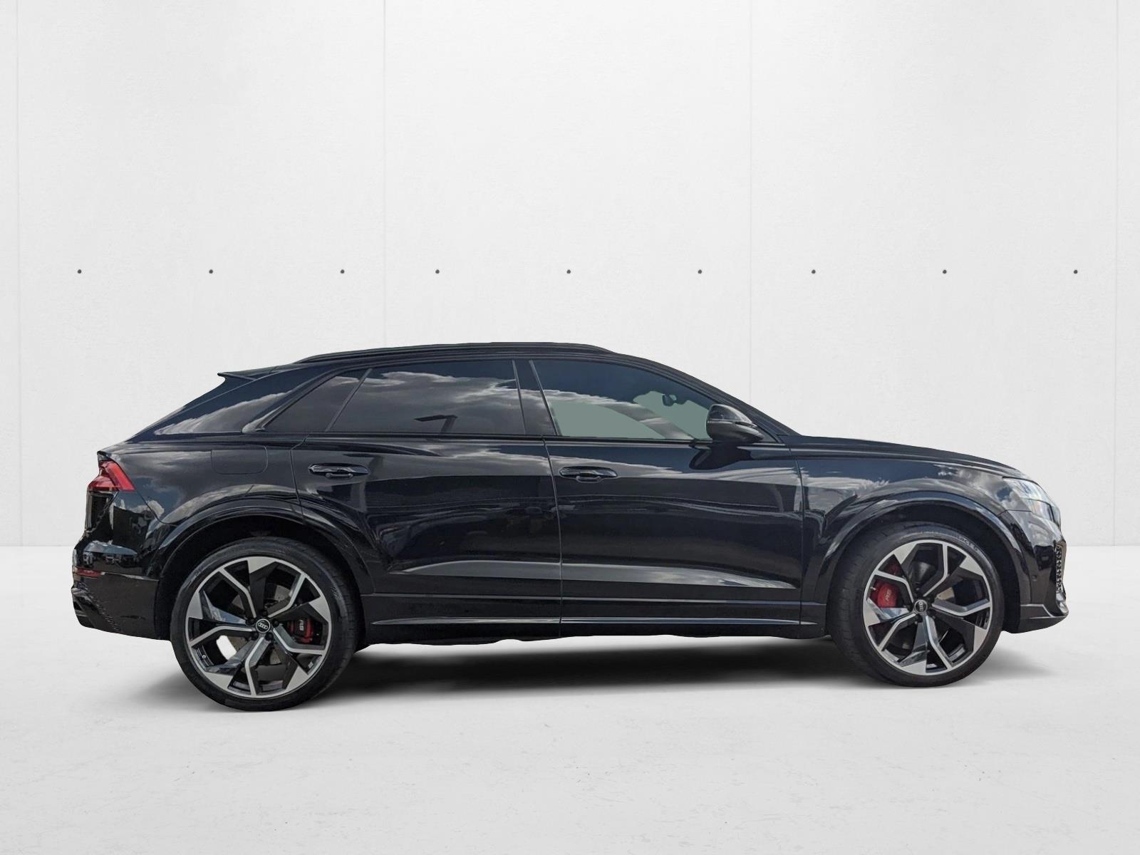 2021 Audi RS Q8 photo 4