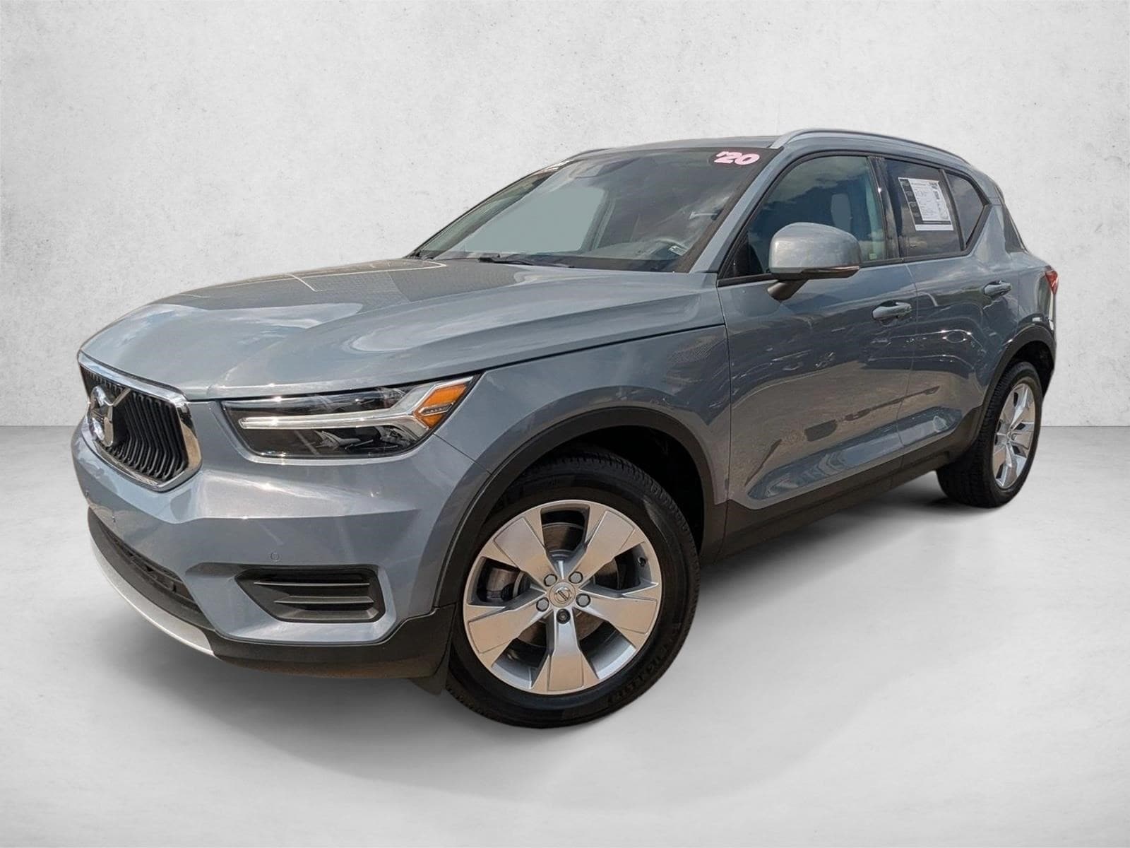 2020 Volvo XC40 Momentum