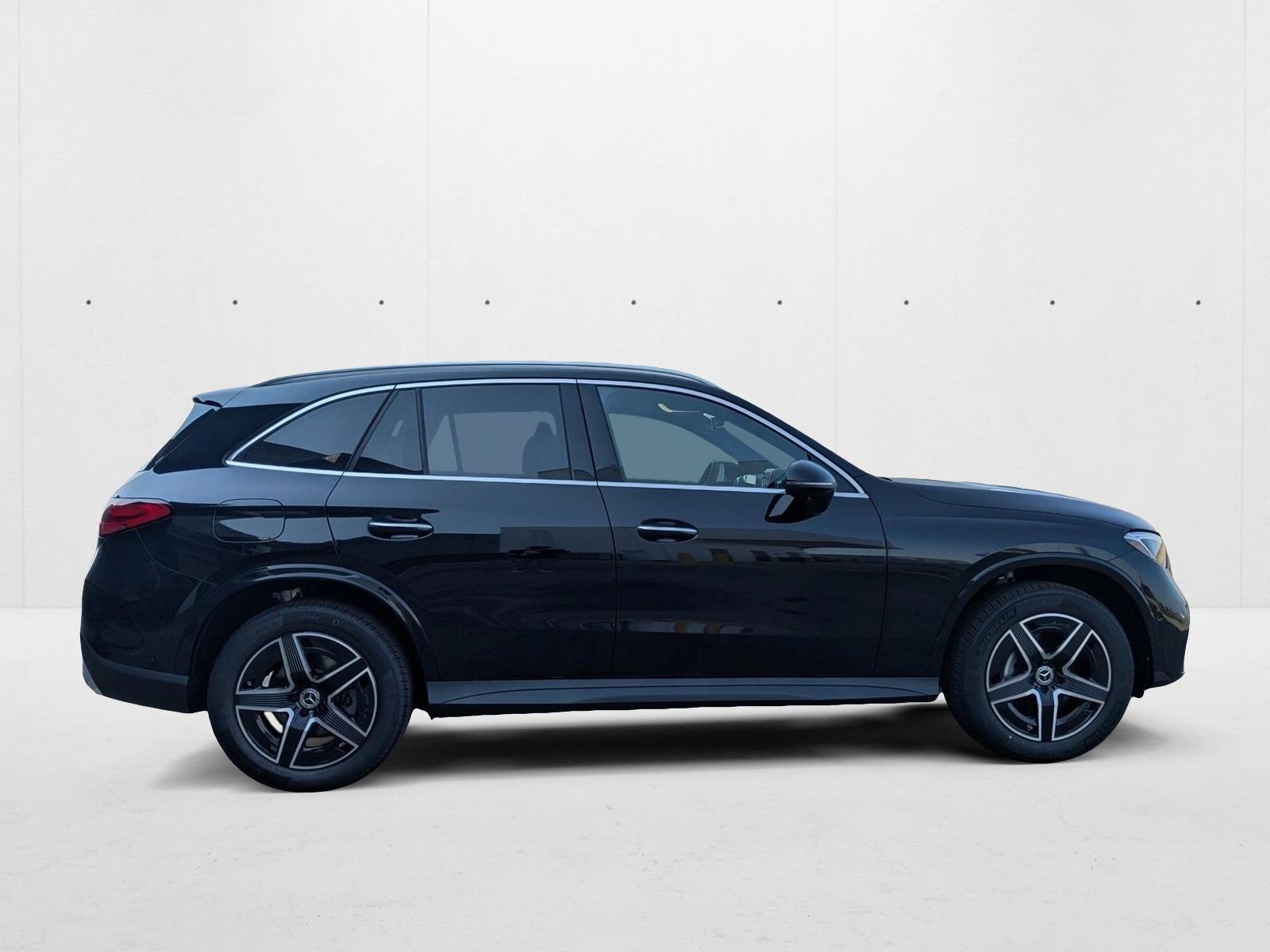 2026 Mercedes Benz GLC 300 photo 4