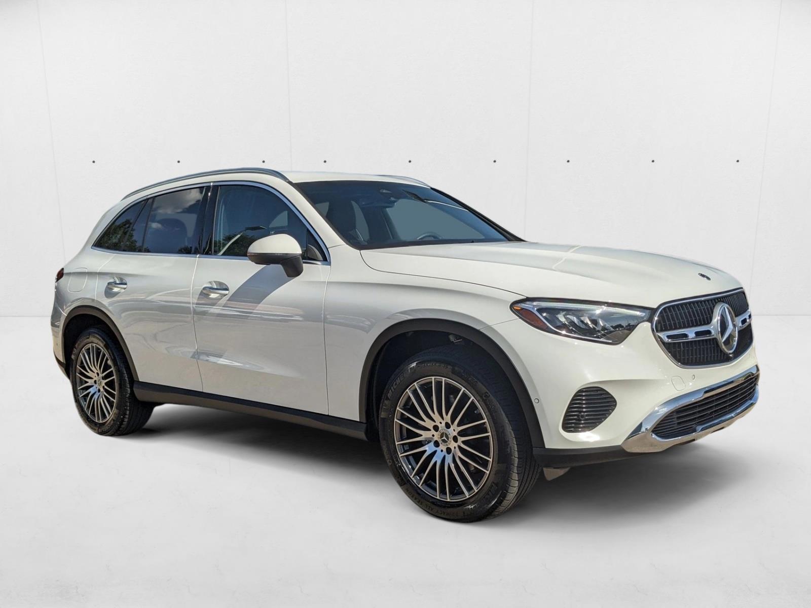 2025 Mercedes Benz GLC 300 photo 3