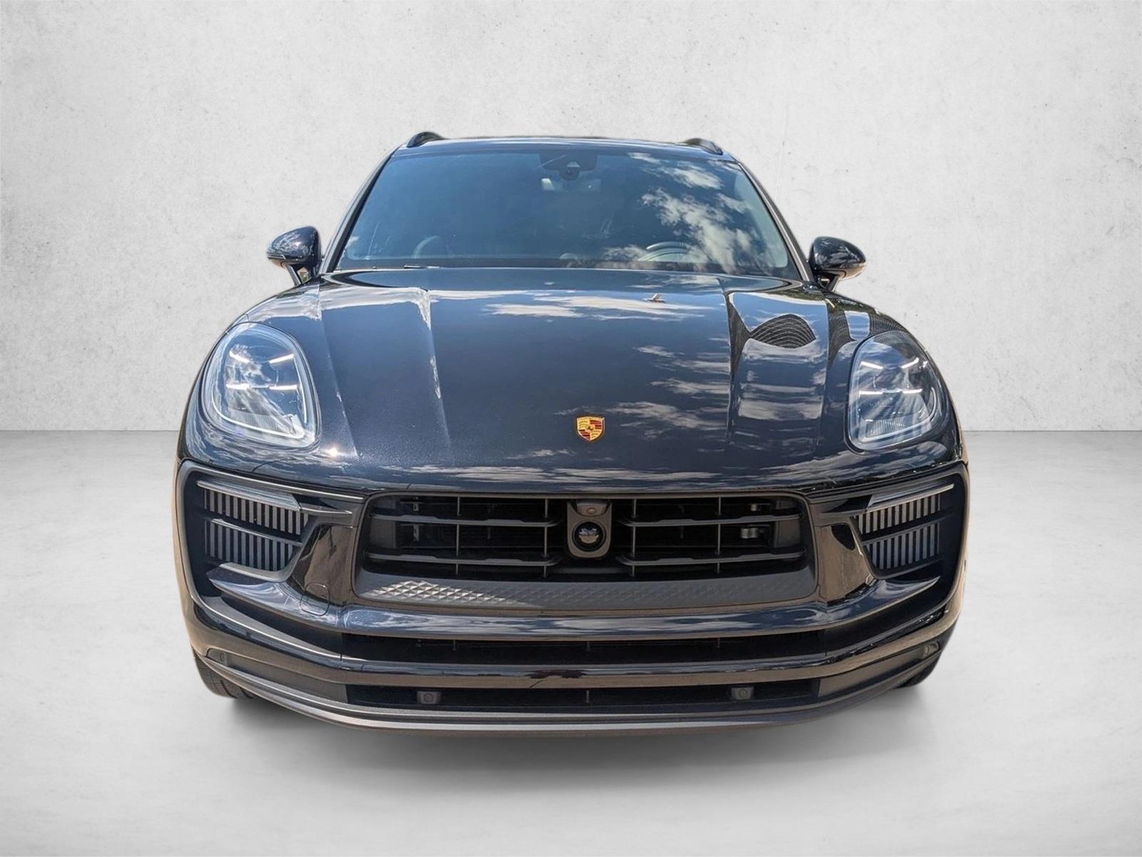2023 Porsche Macan S photo 2