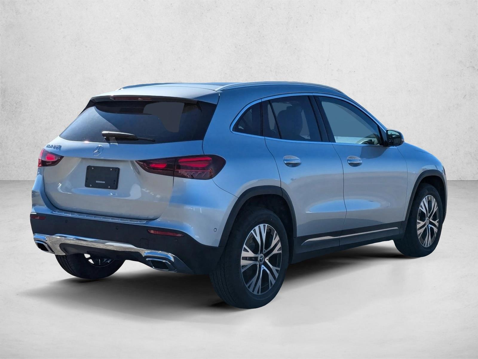 2025 Mercedes Benz GLA 250 photo 2