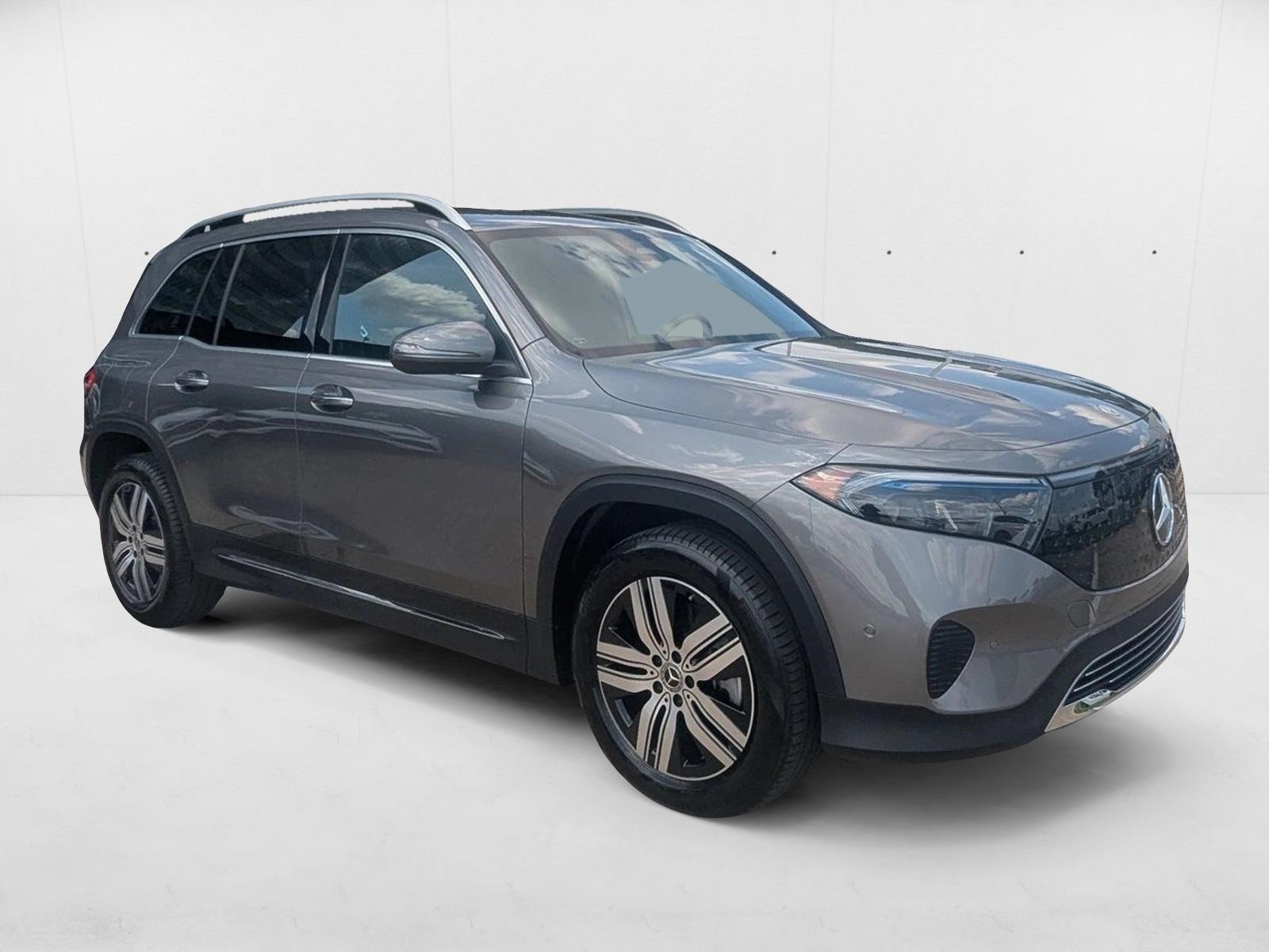 2024 Mercedes Benz EQB 250+ photo 3