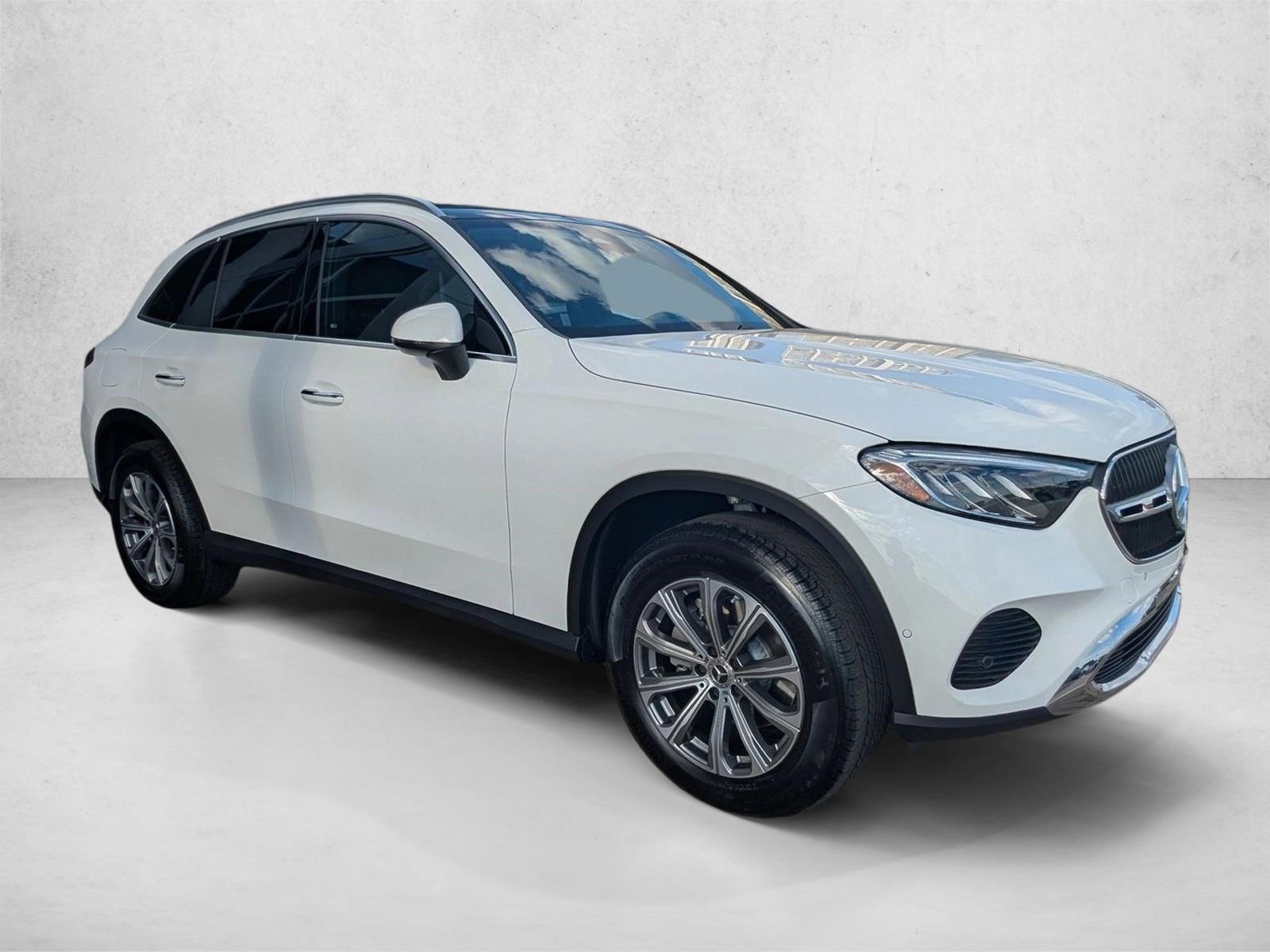 2025 Mercedes Benz GLC 300 photo 3