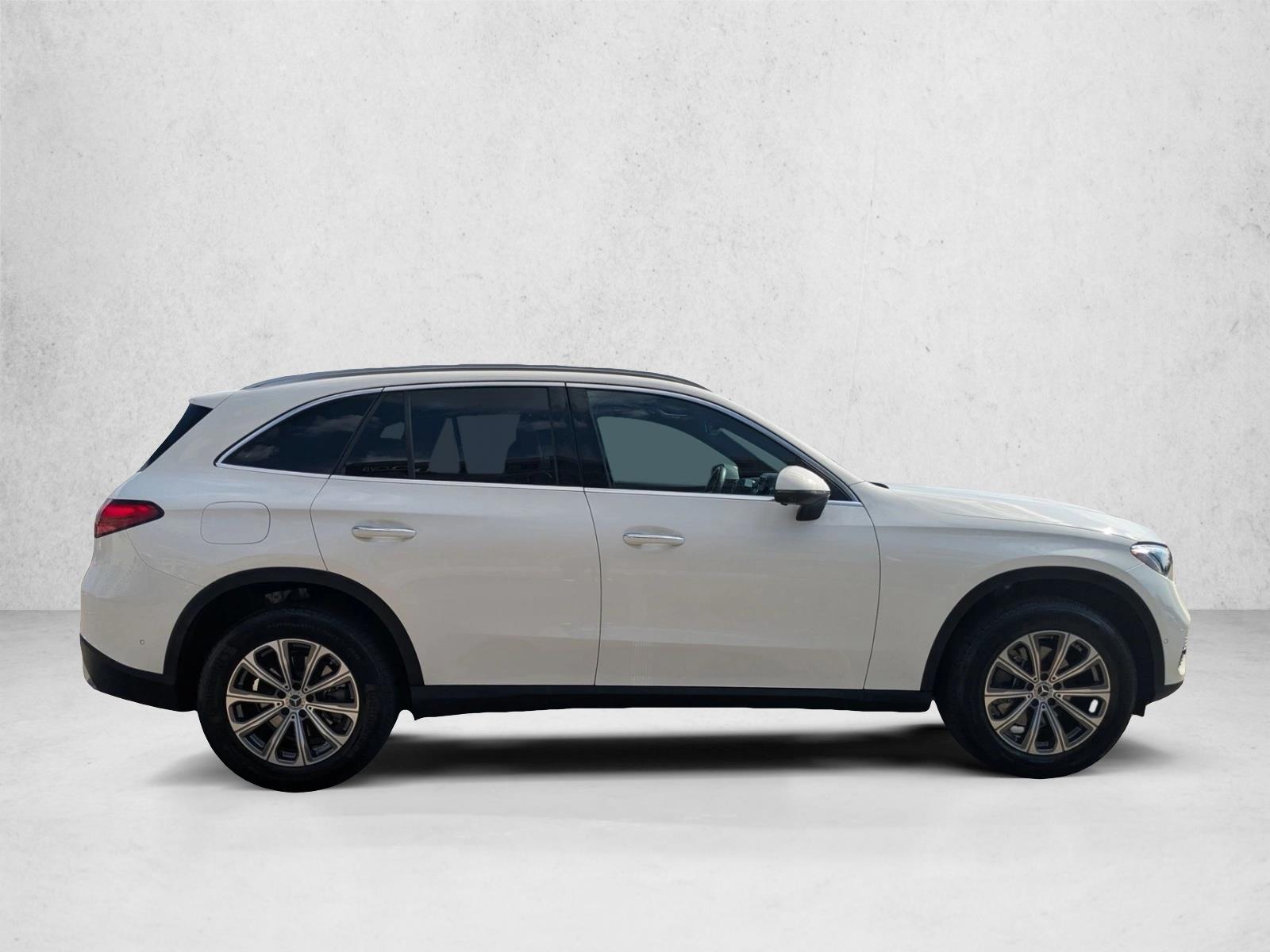 2024 Mercedes Benz GLC 300 photo 4