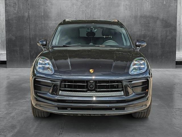 Used 2023 Porsche Macan T with VIN WP1AA2A52PLB08313 for sale in Houston, TX