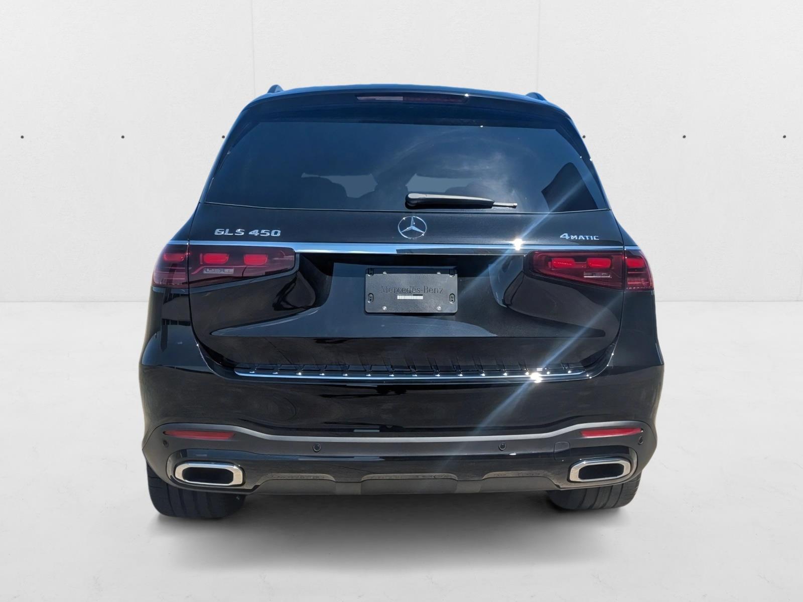 2026 Mercedes Benz GLS 450 4MATIC photo 3