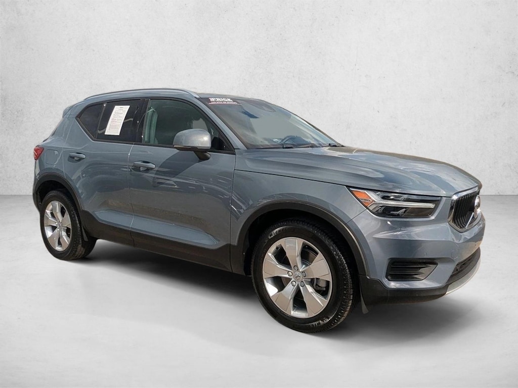Used 2020 Volvo XC40 T5 Momentum SUV