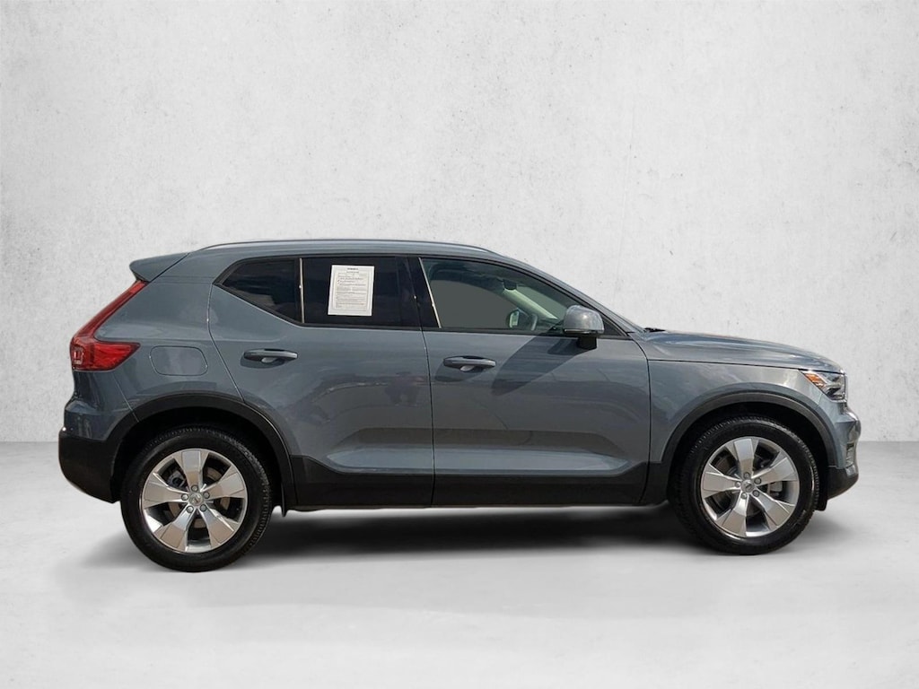 Used 2020 Volvo XC40 T5 Momentum SUV