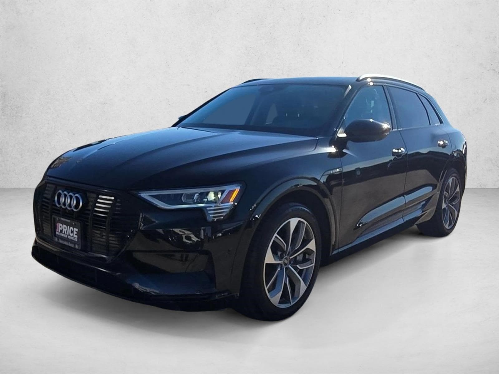 2021 Audi e-tron Premium Plus's photo