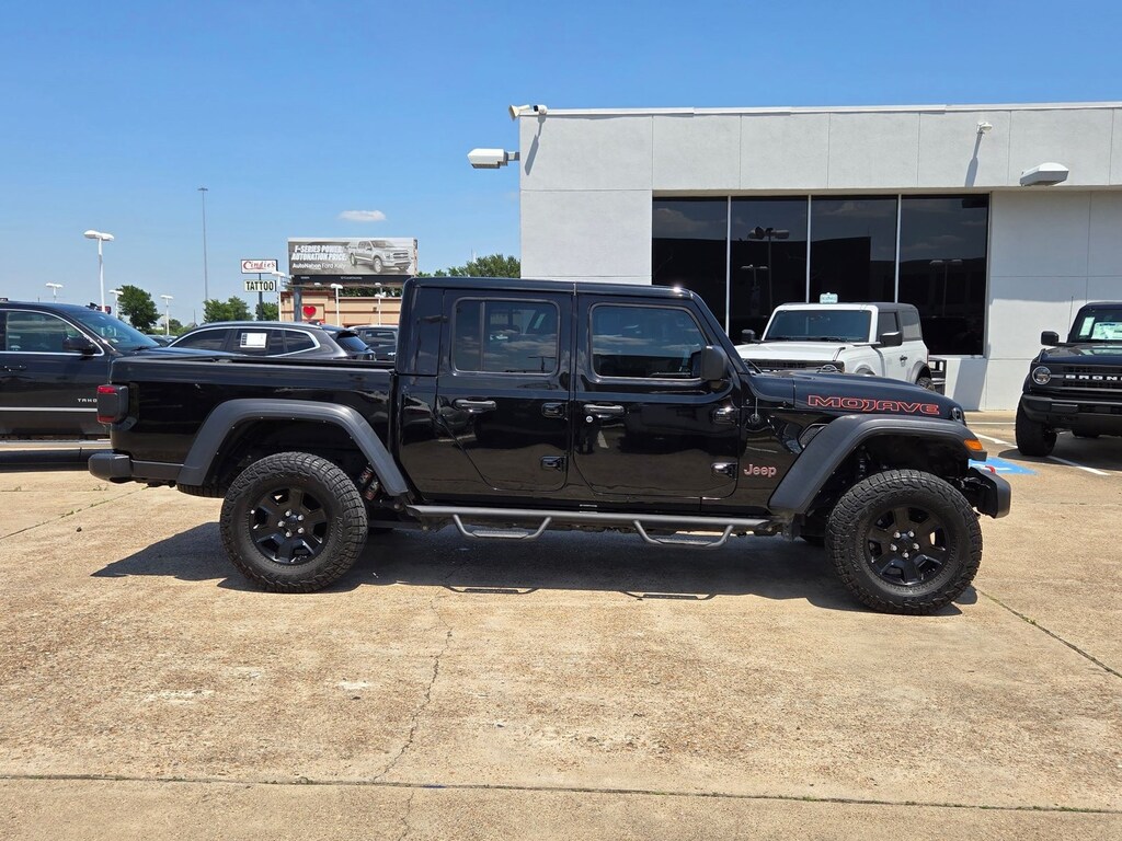 Used 2023 Jeep Gladiator Mojave Truck Crew Cab