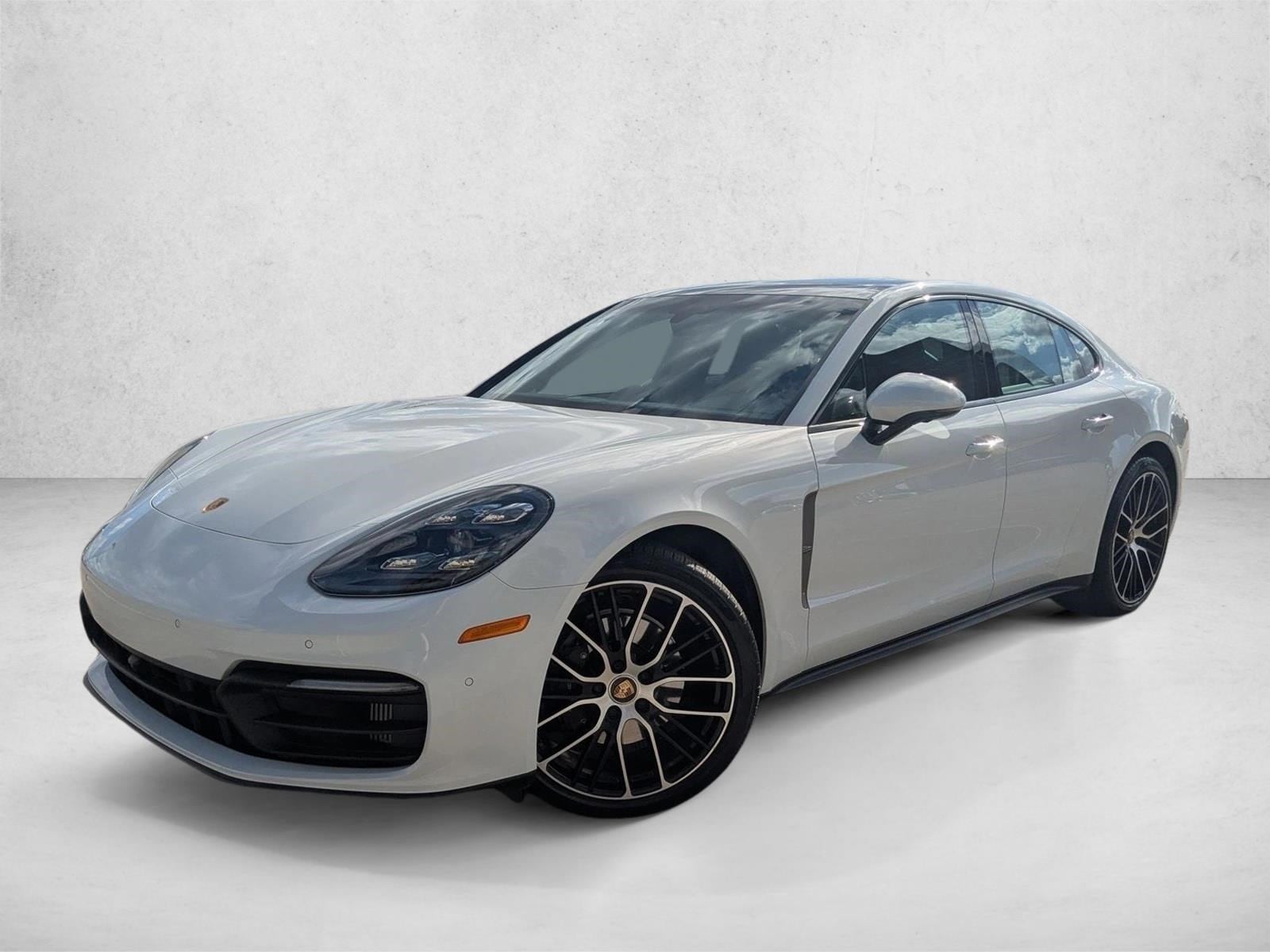 2022 Porsche Panamera Platinum Edition's photo
