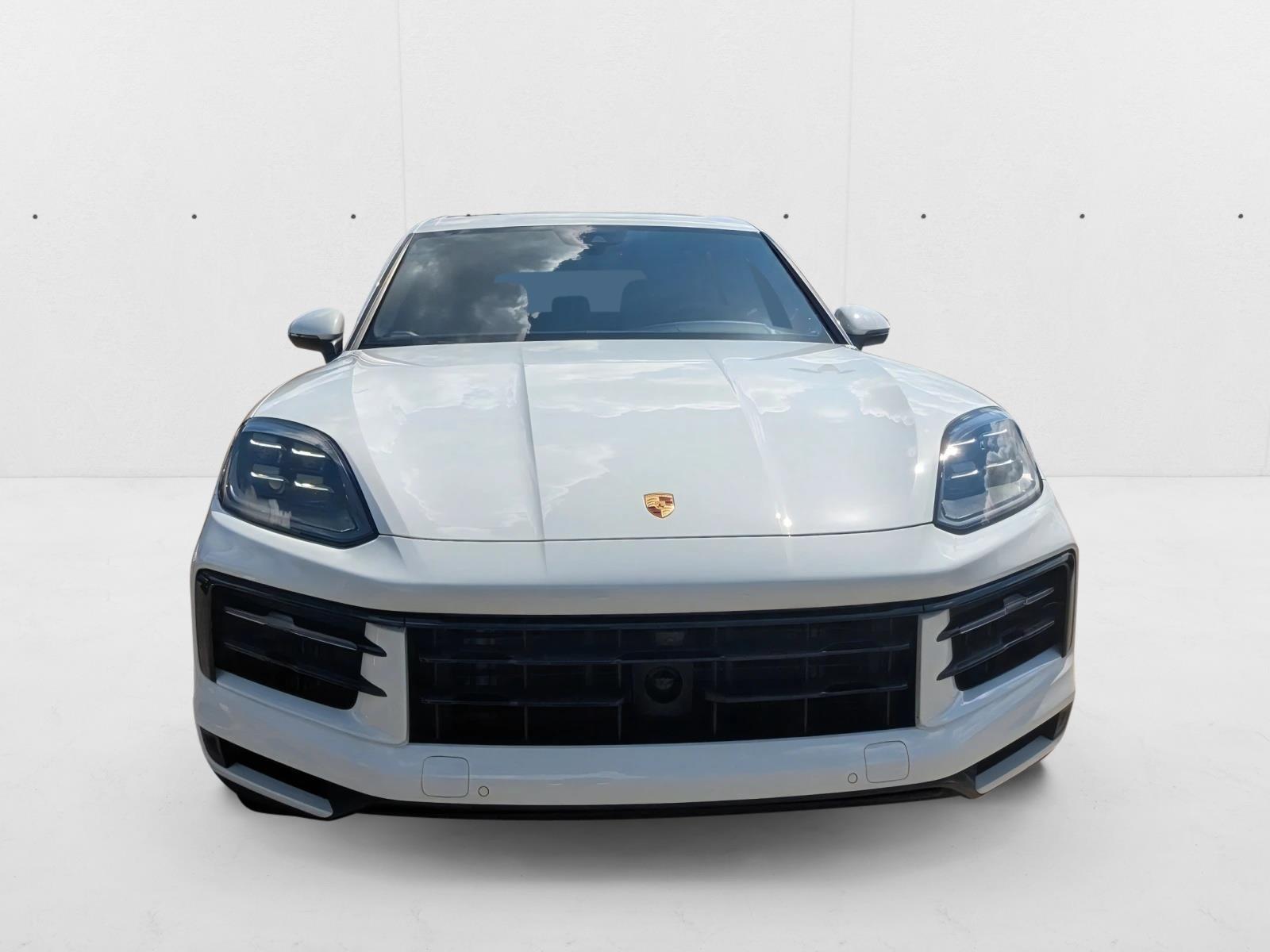 2024 Porsche Cayenne photo 2