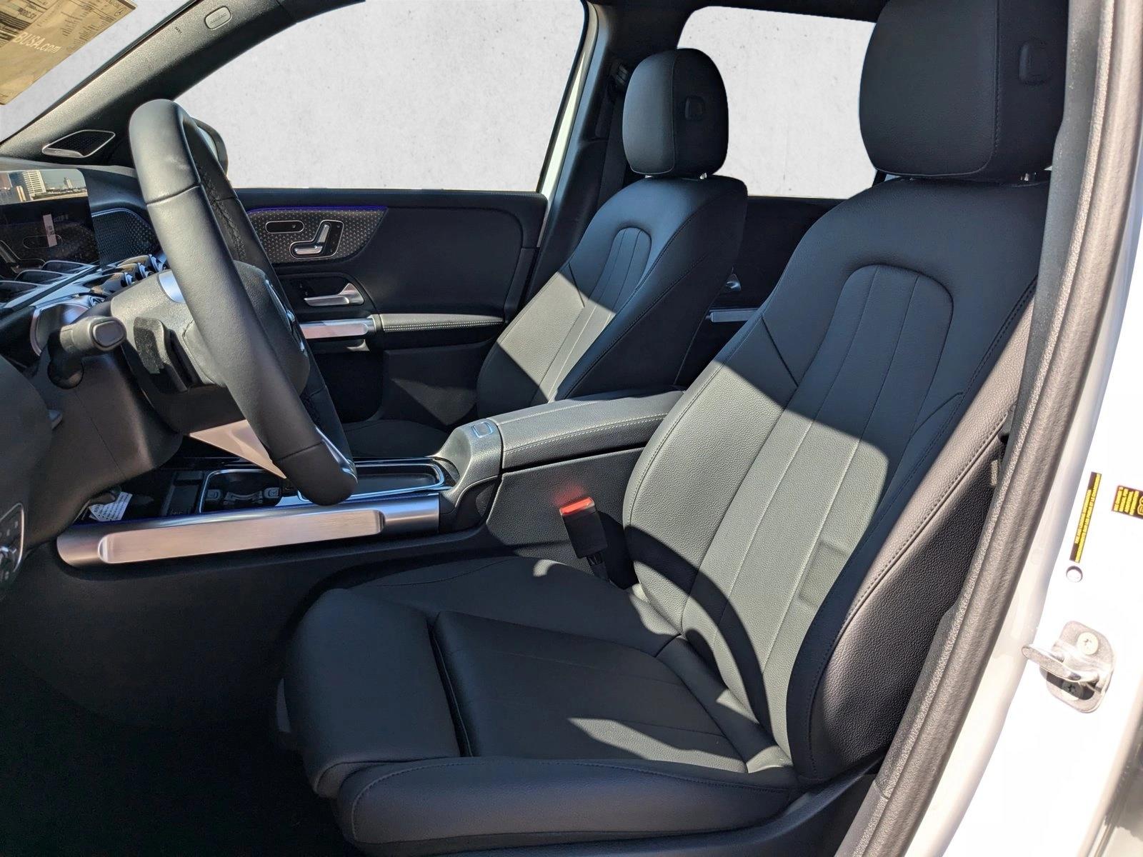 2025 Mercedes Benz GLB 250 4MATIC photo 4