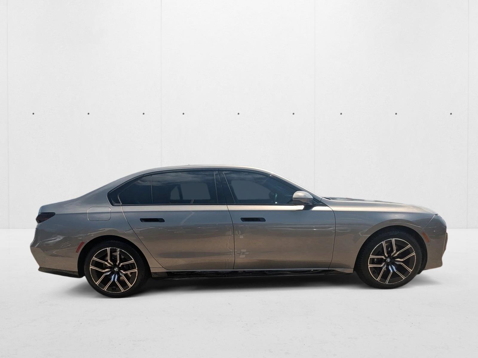 2023 Bmw 740i Sedan photo 4