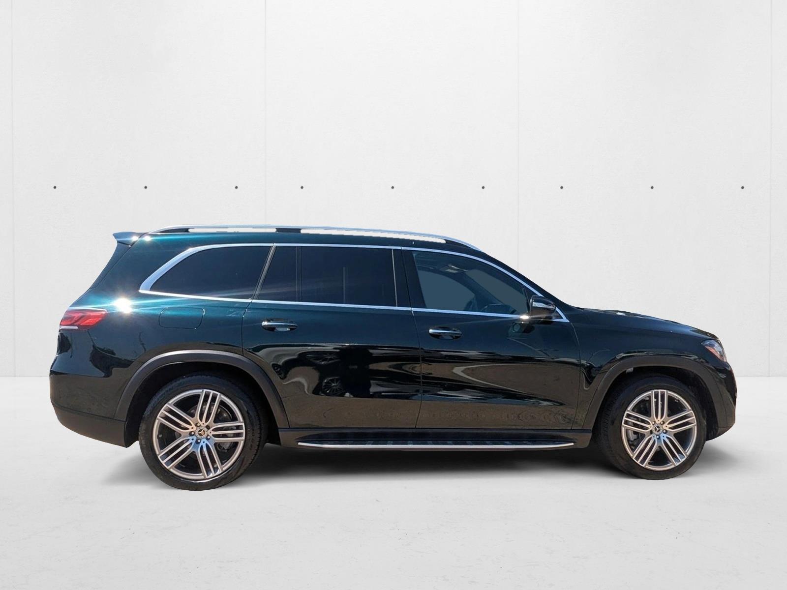 2022 Mercedes Benz GLS 450 4MATIC photo 4