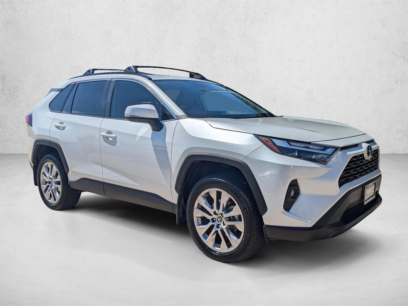 2024 Toyota RAV4 XLE Premium photo 3