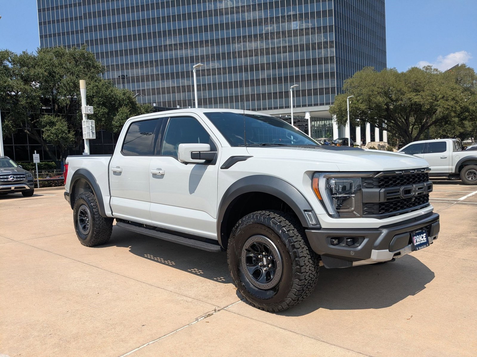 2023 Ford F-150 Raptor photo 3