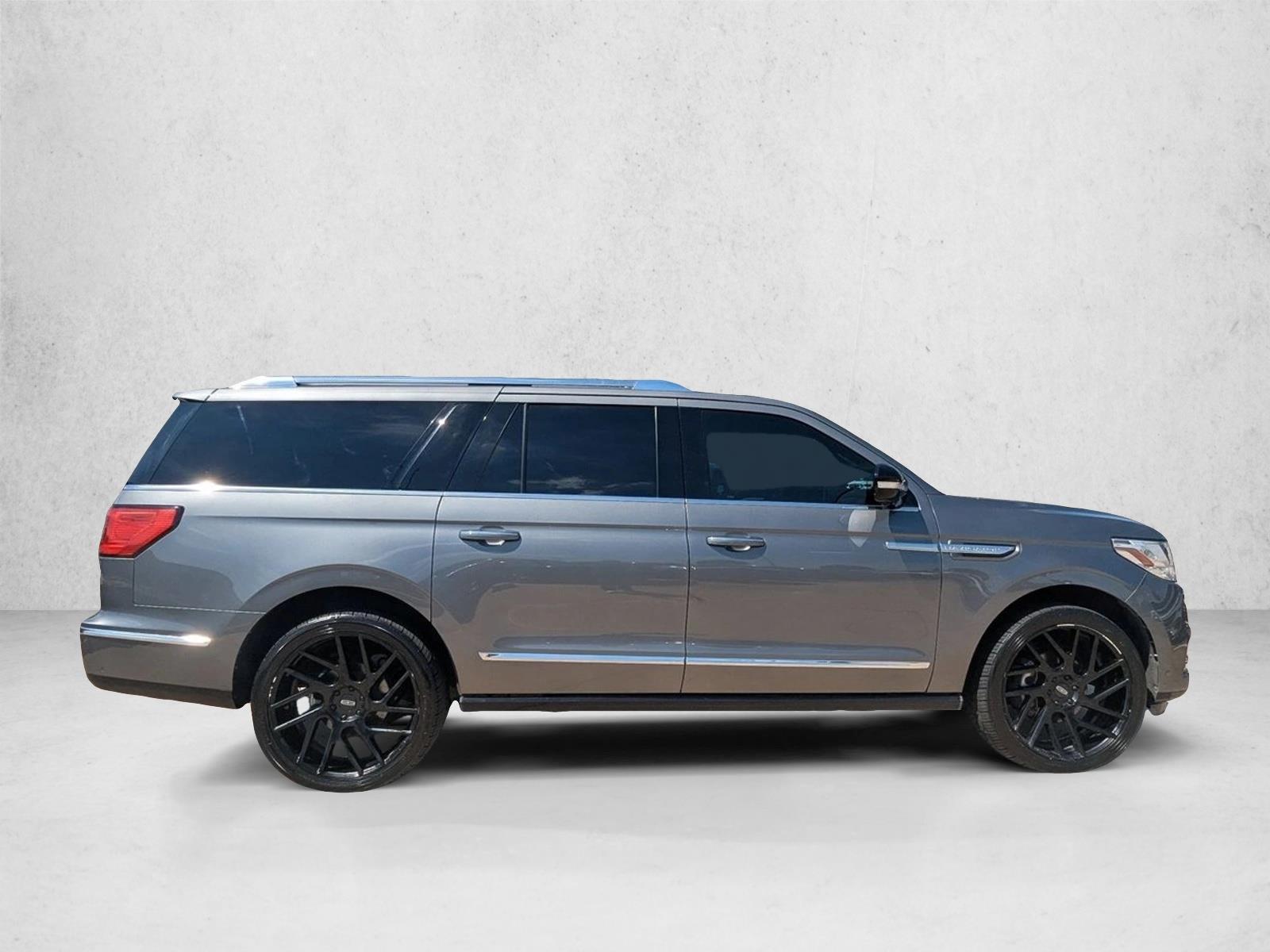 2021 Lincoln Navigator L Reserve photo 4